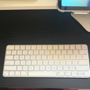 Apple Compact Wireless Keyboard — Silver and White